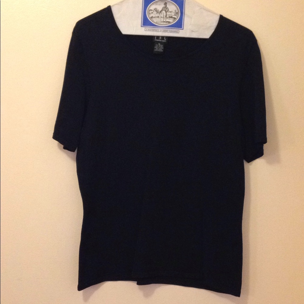 Black Jewel neck short sleeved knit  top